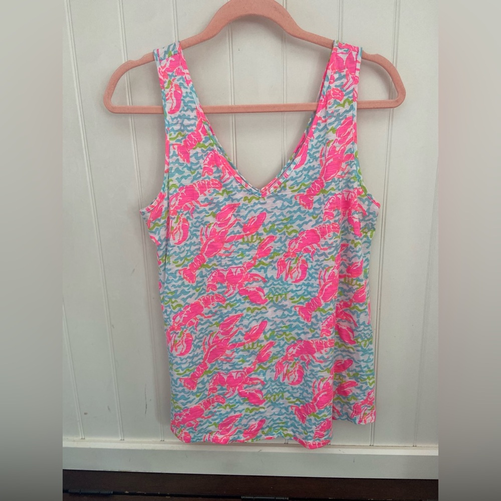 Lilly Pulitzer Lobstah Roll print tank!